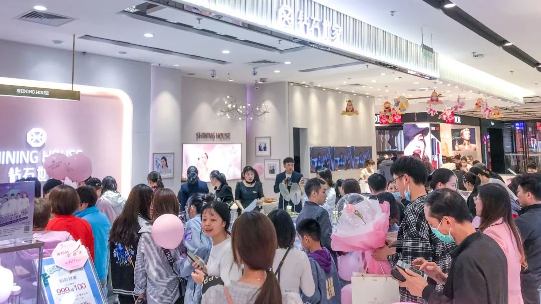 入局新零售、私域月銷400萬(wàn)，60%線上成交只靠1個(gè)爆品！